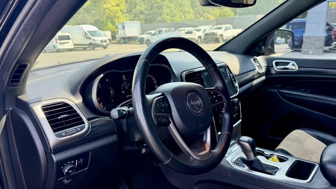 Used 2019 Jeep Grand Cherokee Altitude AWD/4WD image 19