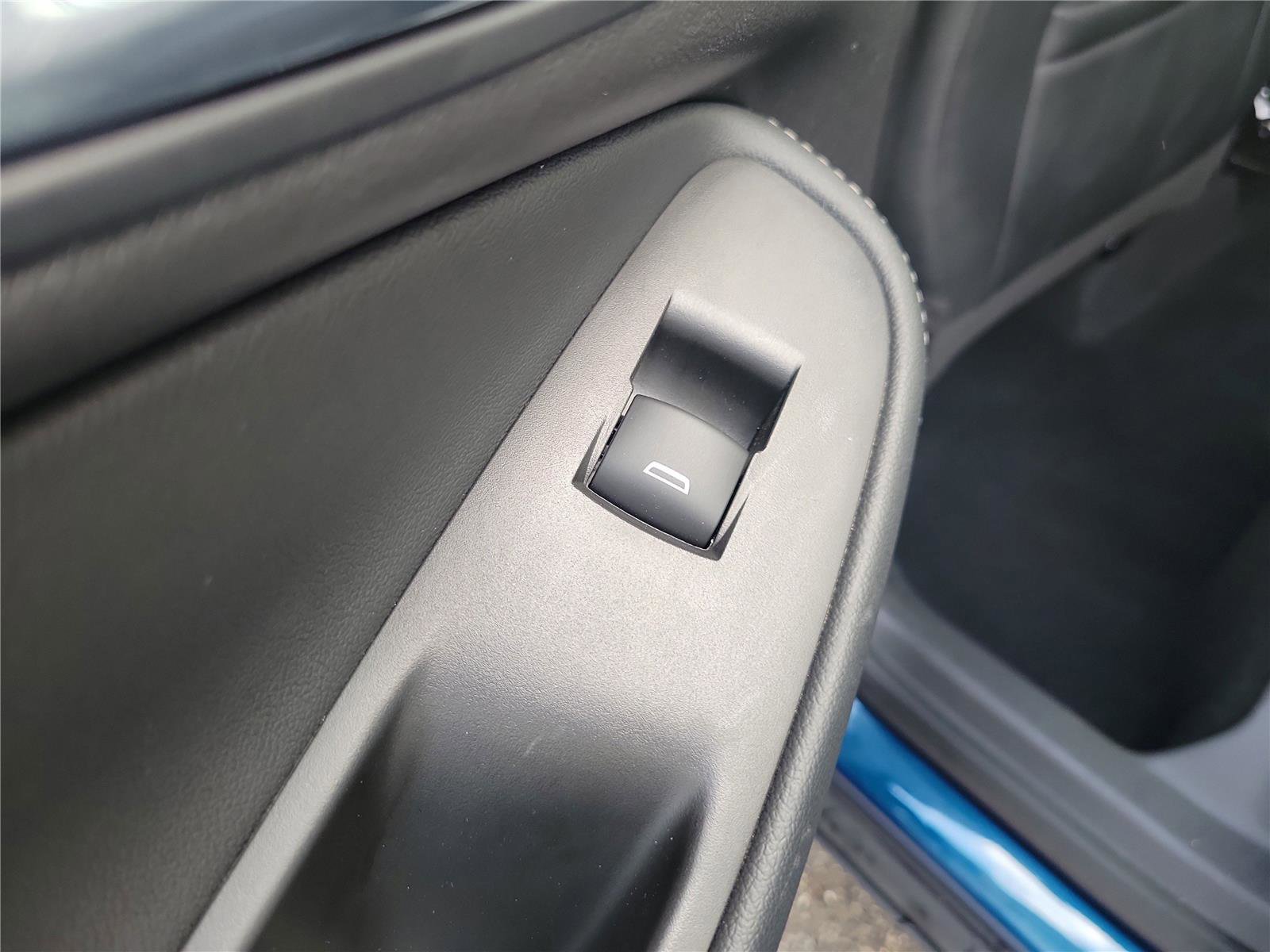 Used 2021 Buick Encore GX Select image 16