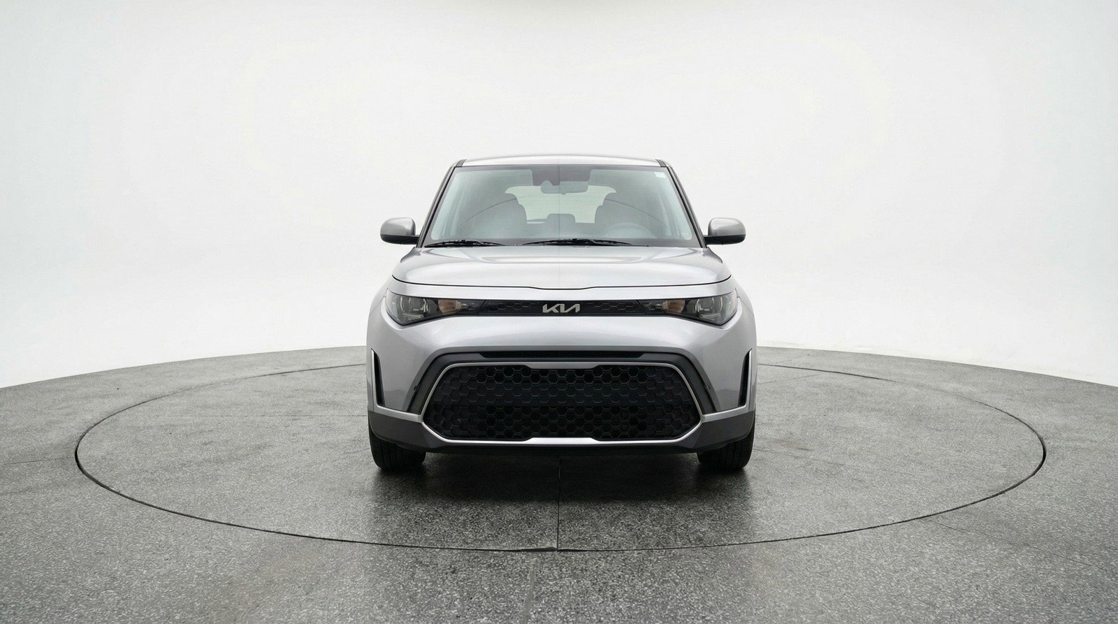 Used 2025 Kia Soul LX w/ LX Technology Package image 2