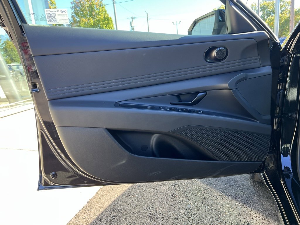 Certified 2025 Hyundai Elantra Sport image 10