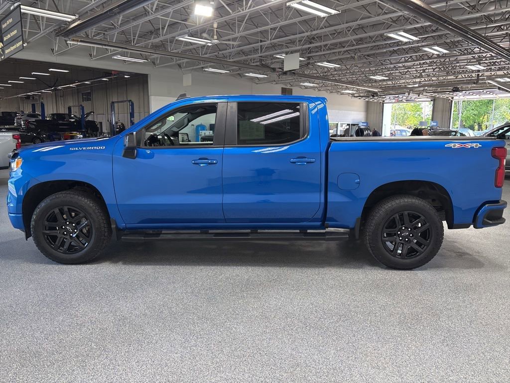 Used 2024 Chevrolet Silverado 1500 RST w/ Protection Package AWD/4WD image 4