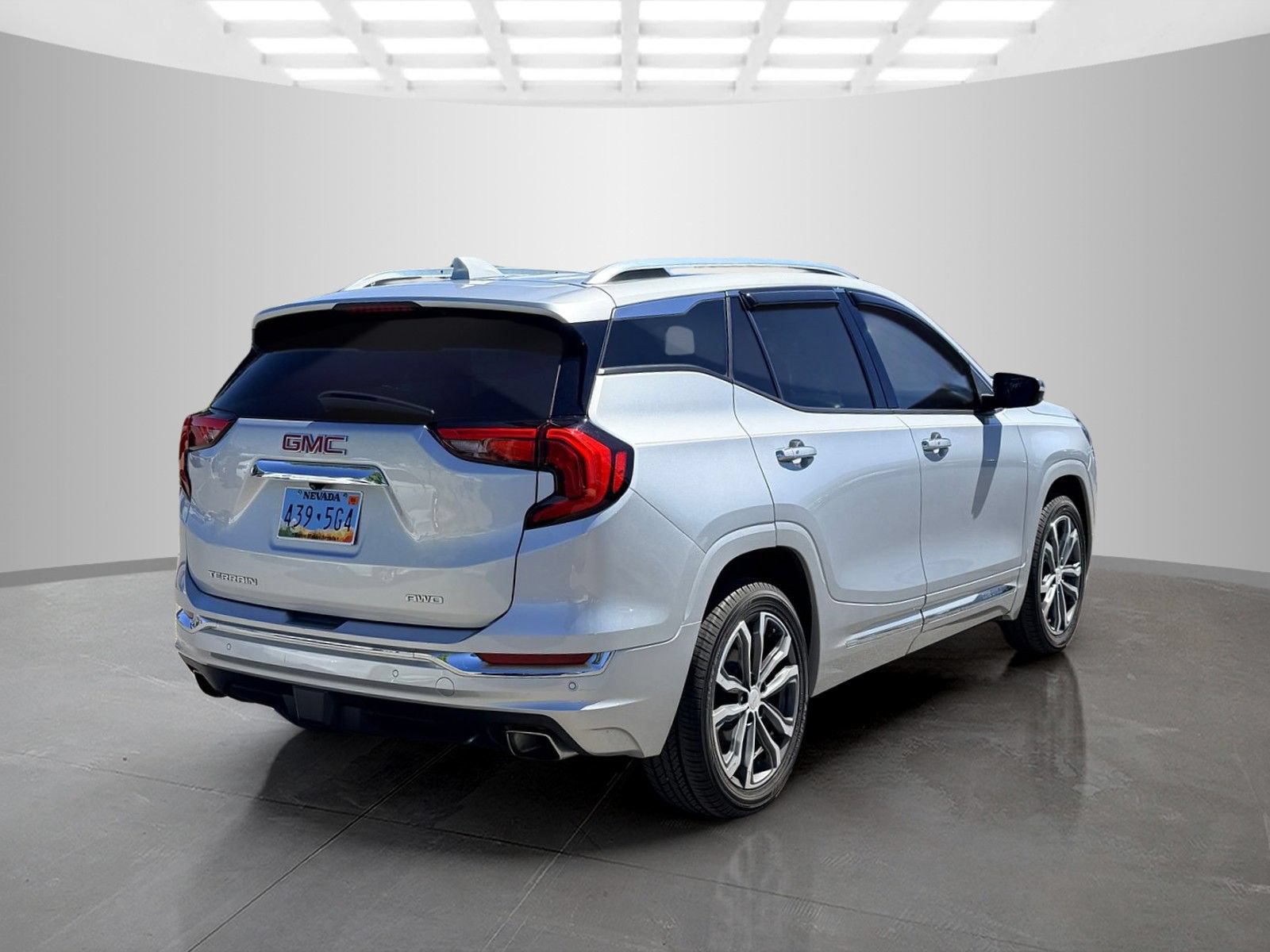 Used 2020 GMC Terrain Denali w/ Denali Premium Package AWD/4WD image 5
