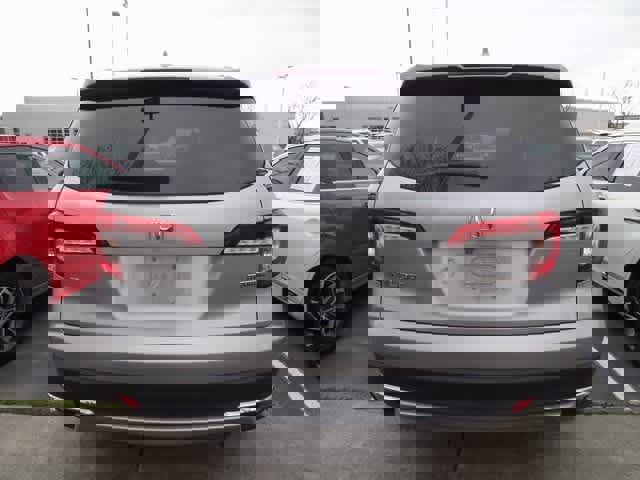 Used 2019 Honda Pilot Touring image 6