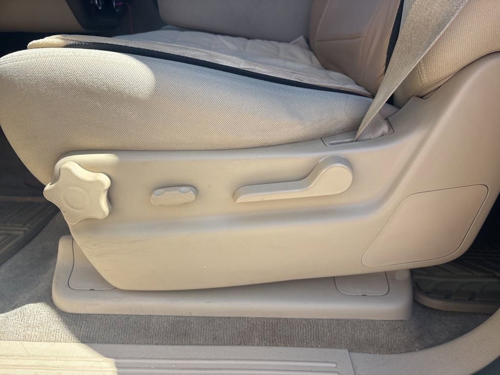 Used 2011 Chevrolet Suburban LS RWD image 6