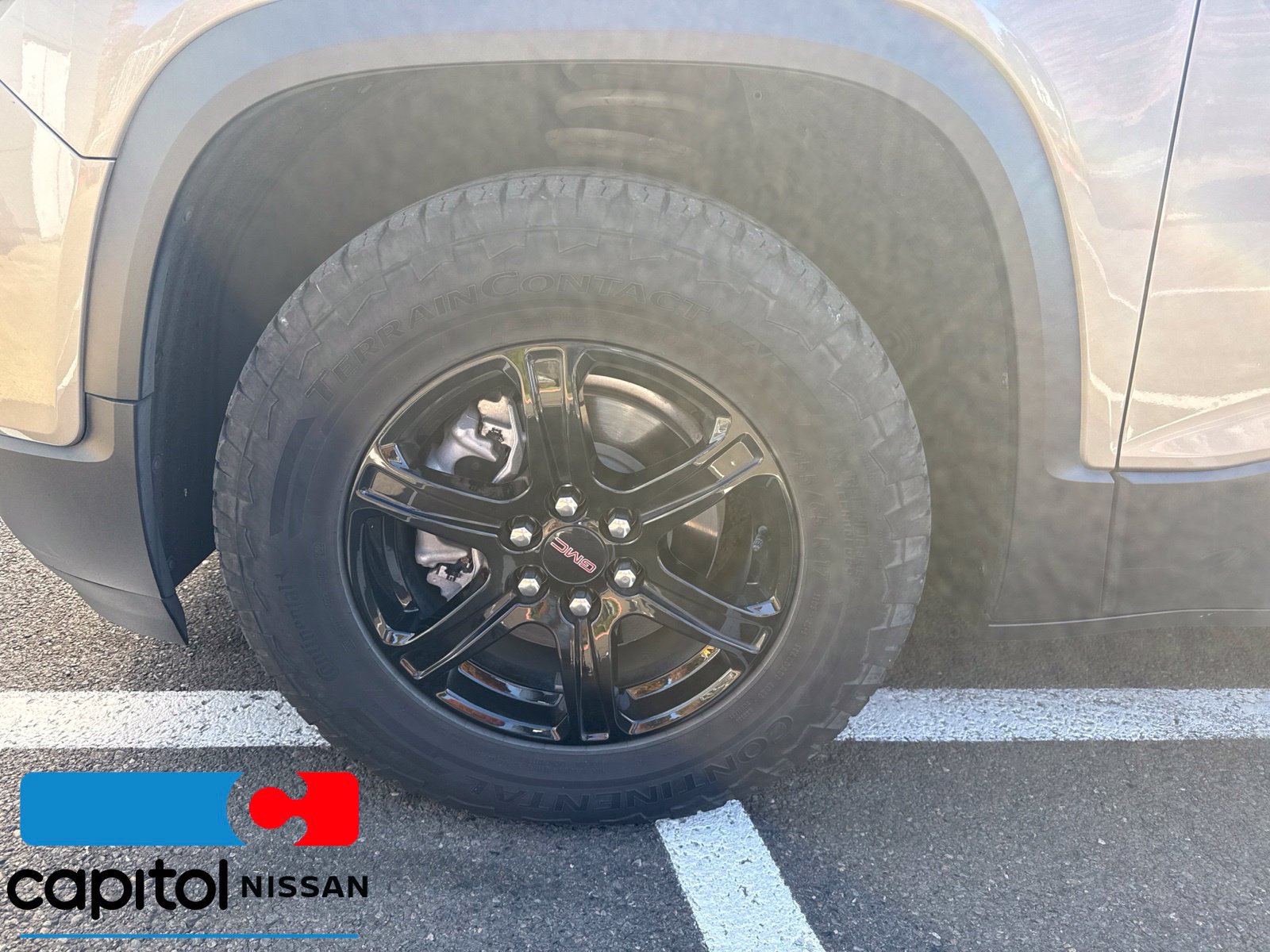 Used 2023 GMC Acadia AT4 w/ Technology Package AWD/4WD image 10