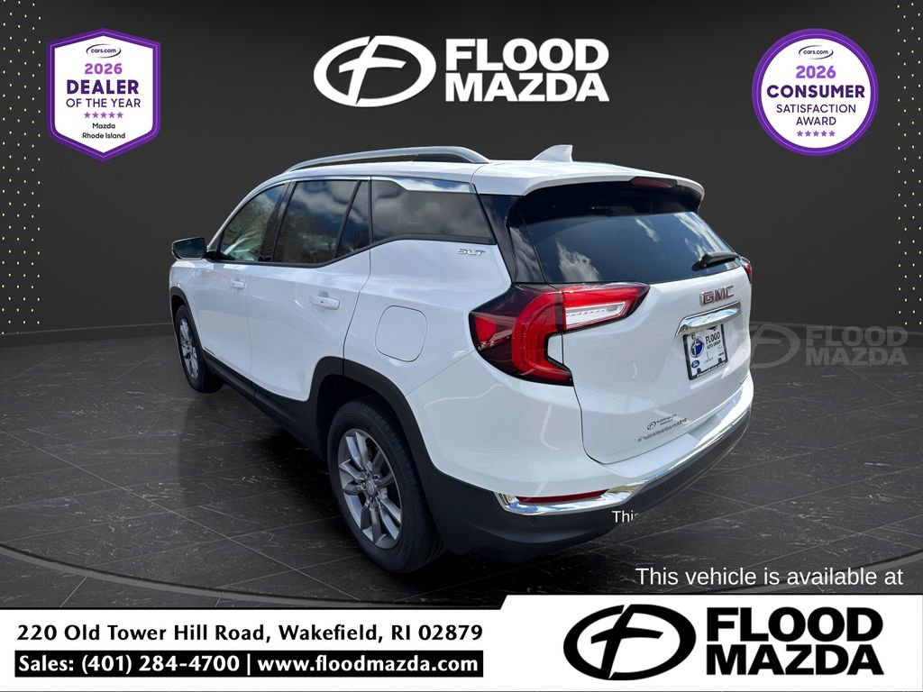 Used 2022 GMC Terrain SLT image 3