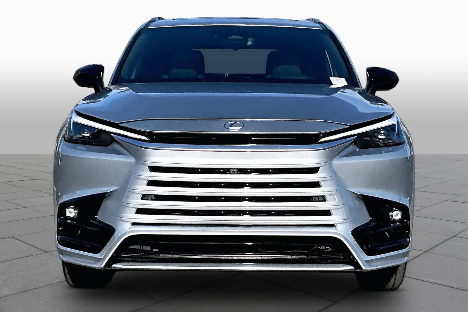 New 2026 Lexus TX 500h AWD image 3