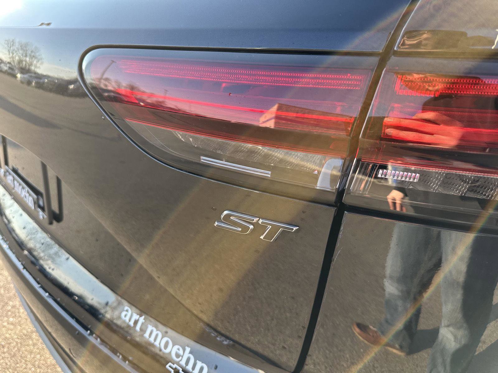 Used 2023 Buick Envision Essence w/ Sport Touring Package image 6