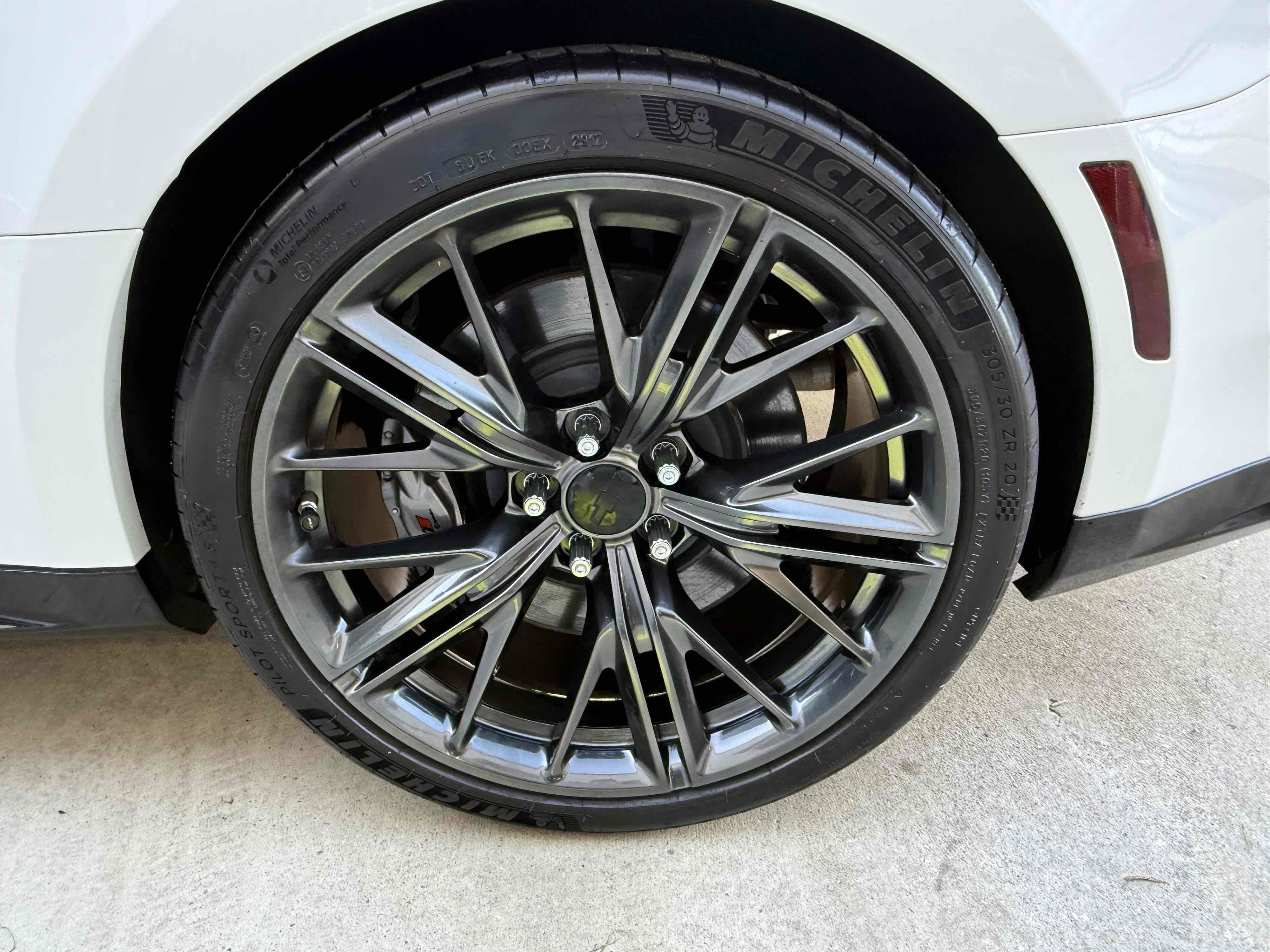 Used 2018 Chevrolet Camaro ZL1 image 34