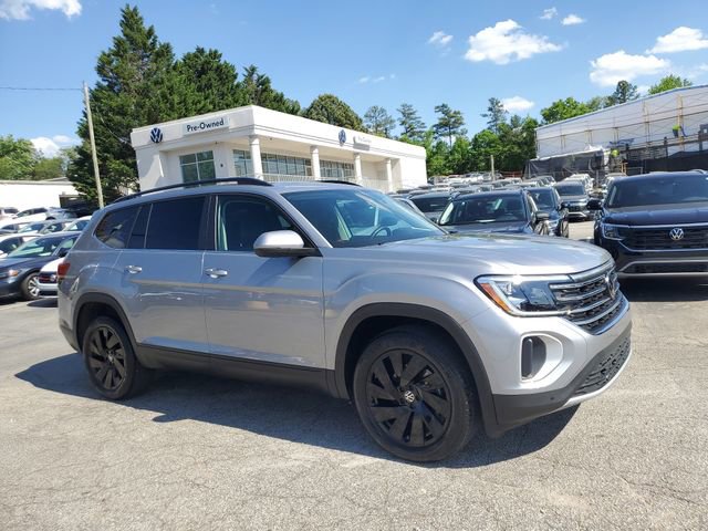 Certified 2025 Volkswagen Atlas SE w/ Panoramic Sunroof Package FWD image 3