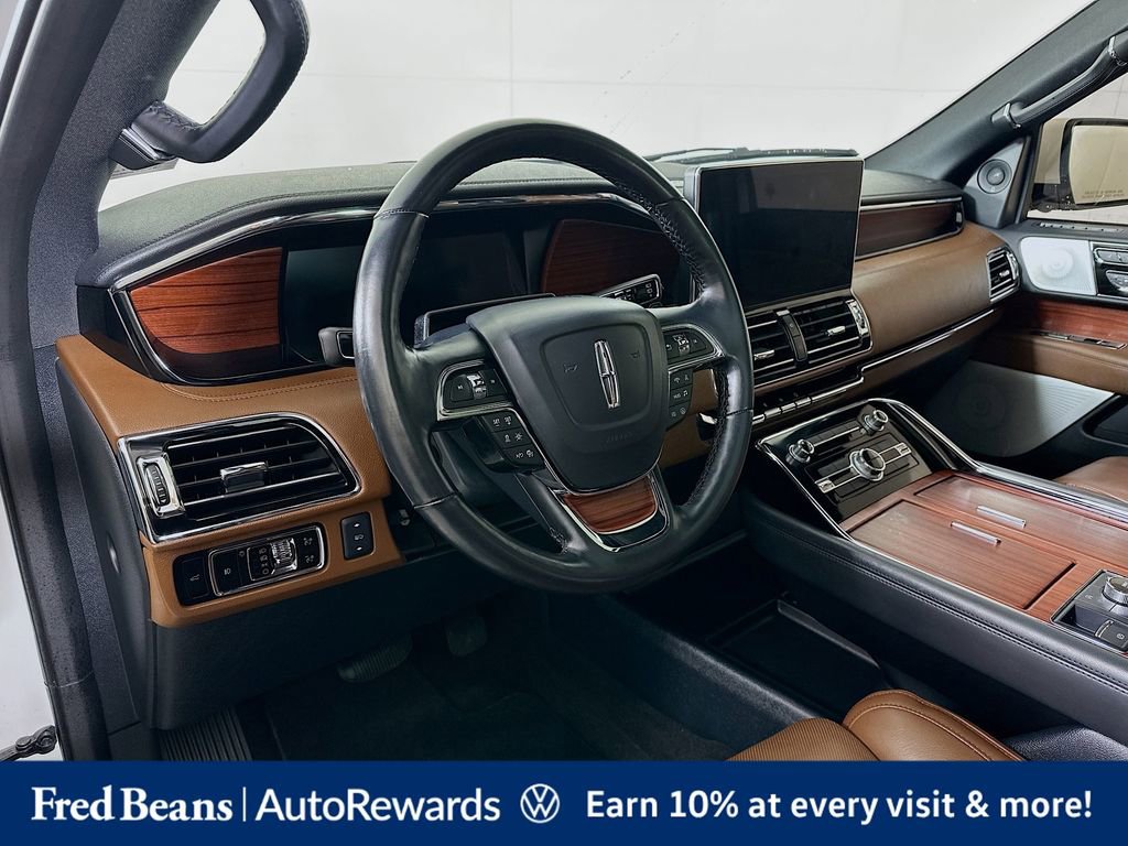 Used 2023 Lincoln Navigator L Reserve AWD/4WD image 10