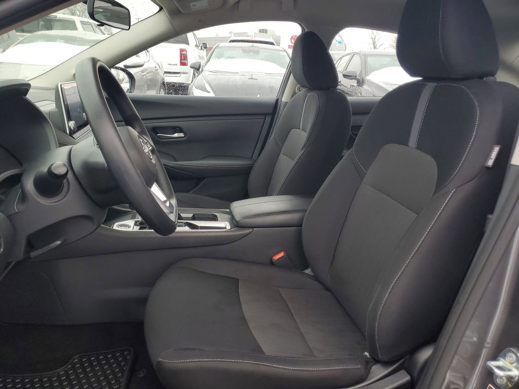 Used 2025 Nissan Sentra SV image 14