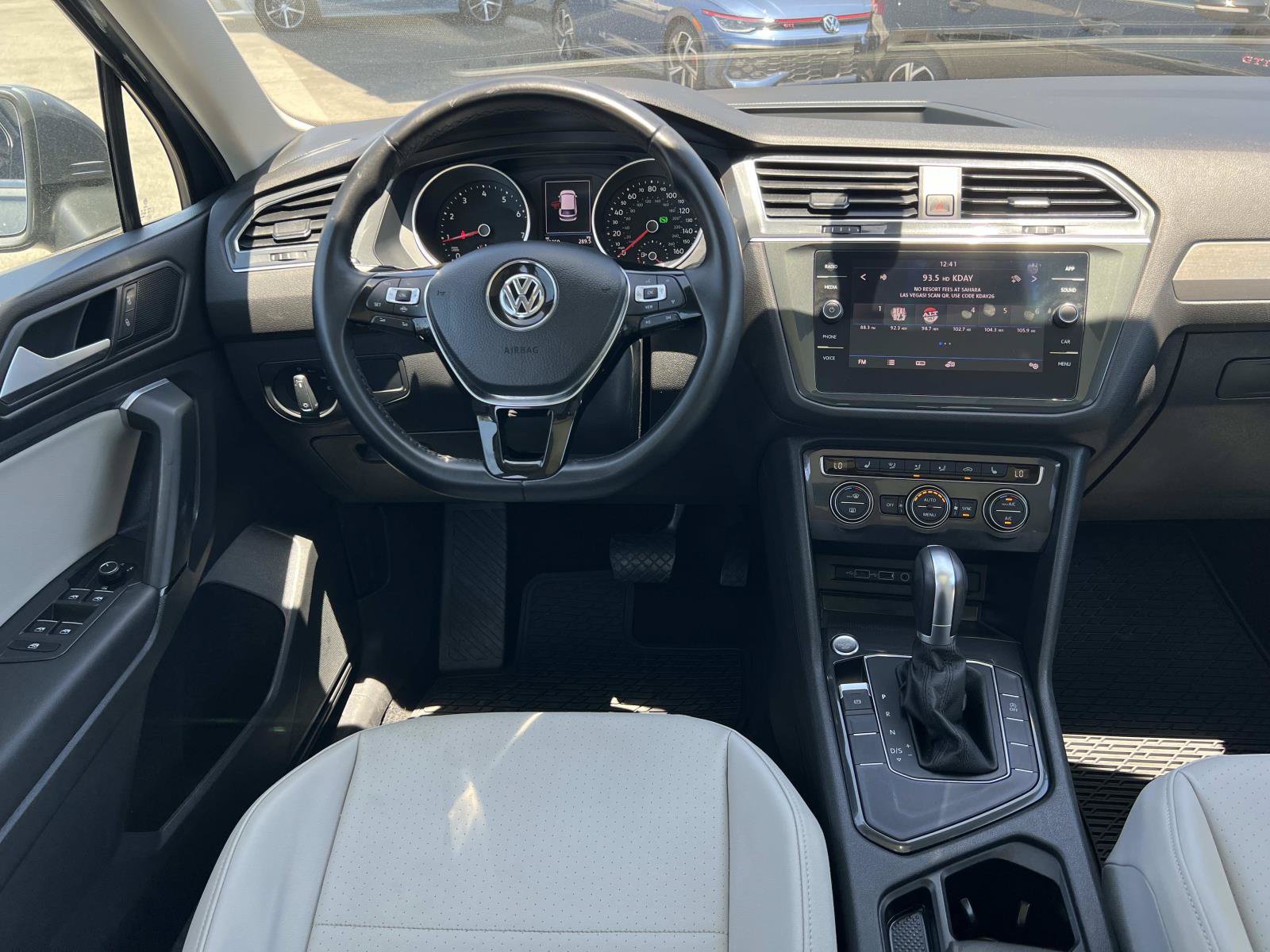 Used 2019 Volkswagen Tiguan SE w/ Panoramic Sunroof Package FWD image 7