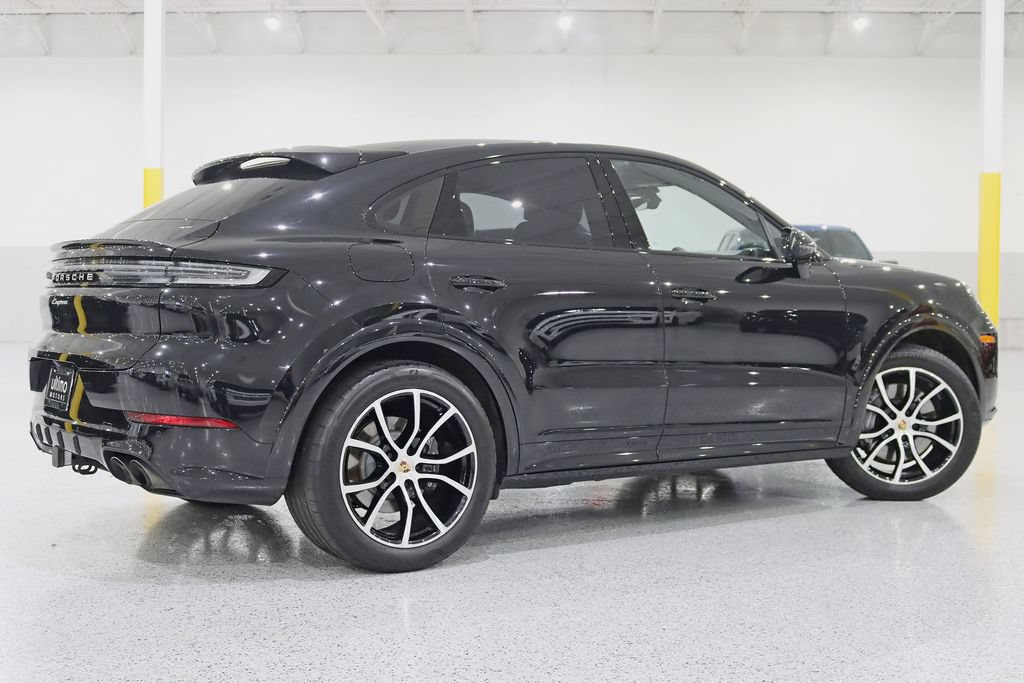 Used 2024 Porsche Cayenne Coupe AWD/4WD image 9