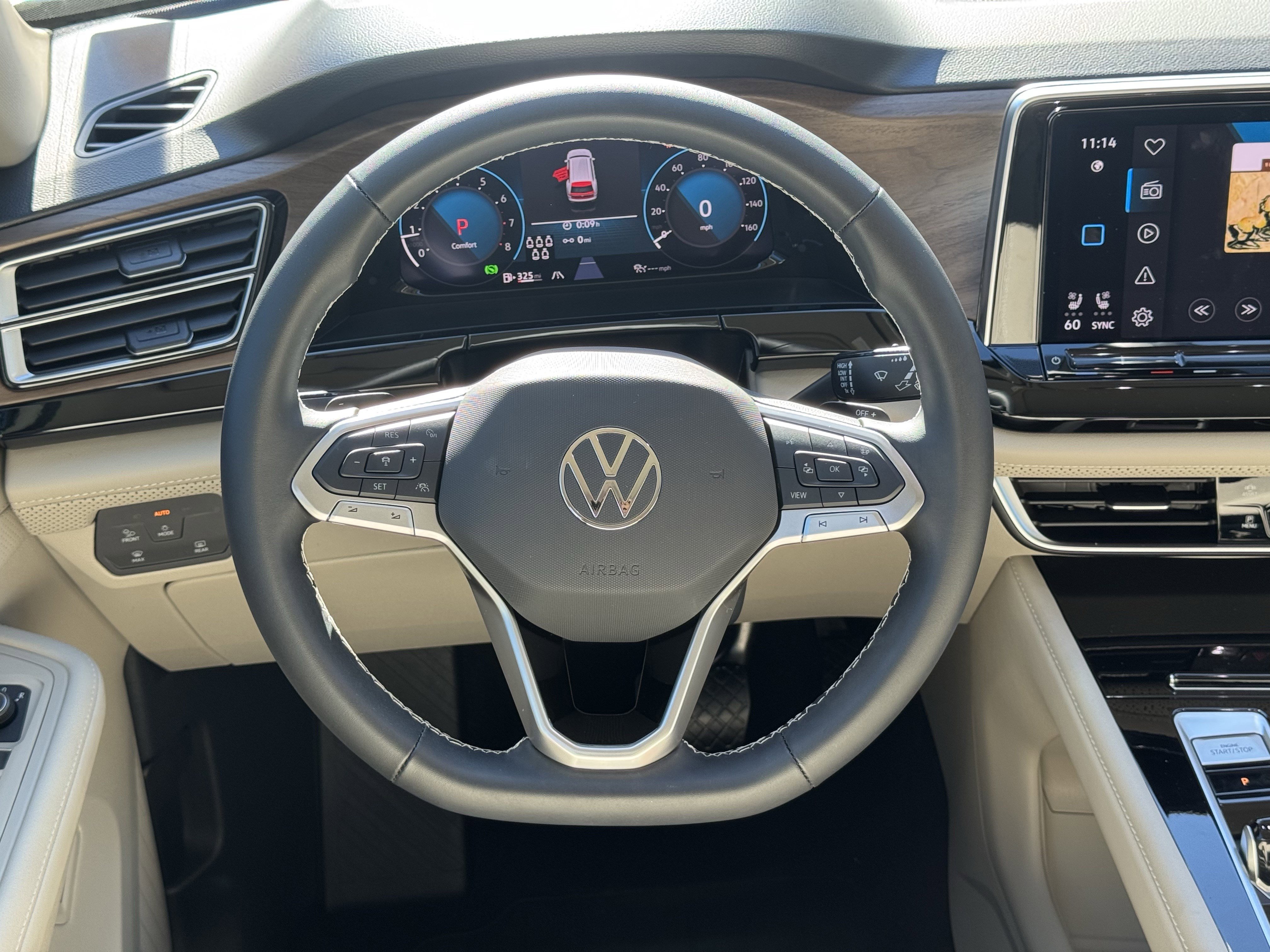 Used 2025 Volkswagen Atlas SE image 24