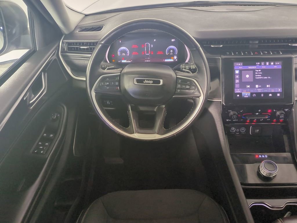 Used 2022 Jeep Grand Cherokee L Laredo w/ Luxury Tech Group I AWD/4WD image 20