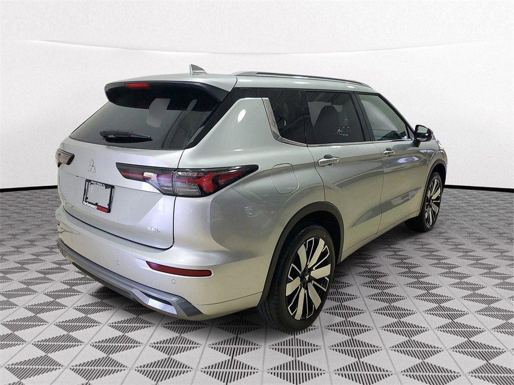 New 2025 Mitsubishi Outlander SEL image 6