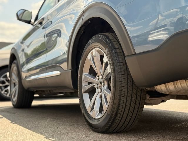 Used 2025 Ford Explorer Active w/ Active Comfort Package AWD/4WD image 41