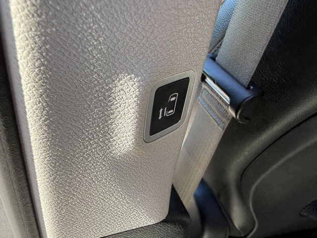 Used 2017 Chrysler Pacifica Touring-L FWD image 15