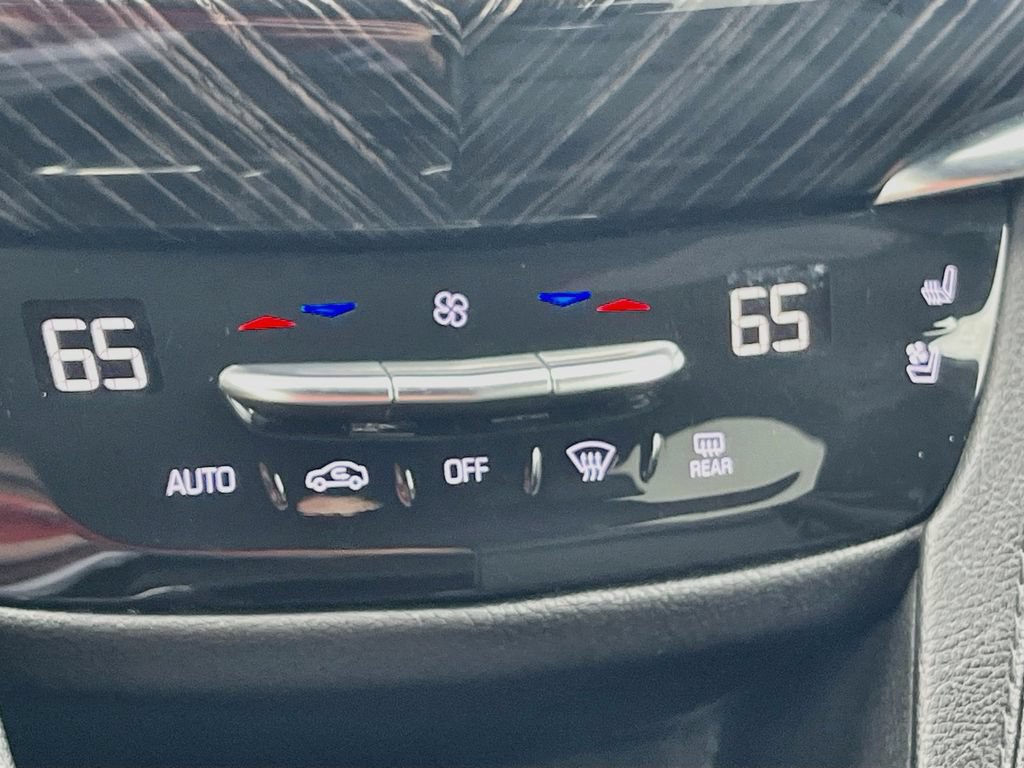 Used 2024 Cadillac XT6 Premium Luxury AWD/4WD image 16