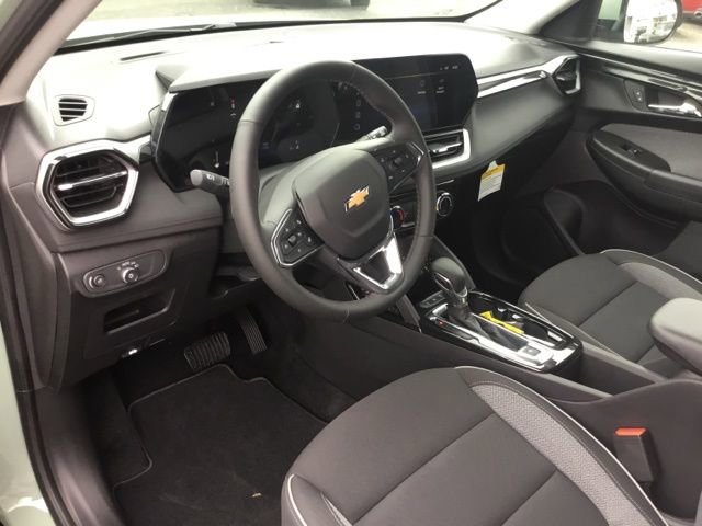 New 2025 Chevrolet TrailBlazer LT w/ LT Cold Weather Package image 11