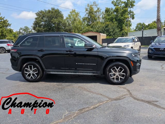 Used 2025 Jeep Grand Cherokee Limited AWD/4WD image 3
