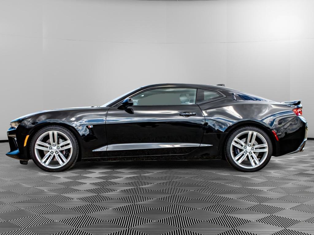 Used 2016 Chevrolet Camaro SS RWD image 4