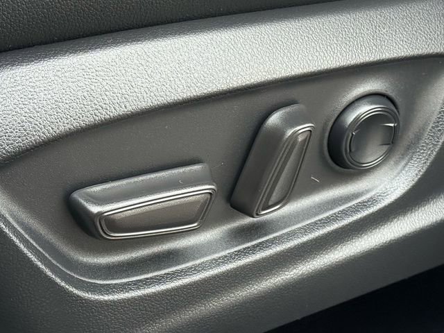 Certified 2025 Toyota Corolla Cross XLE image 27