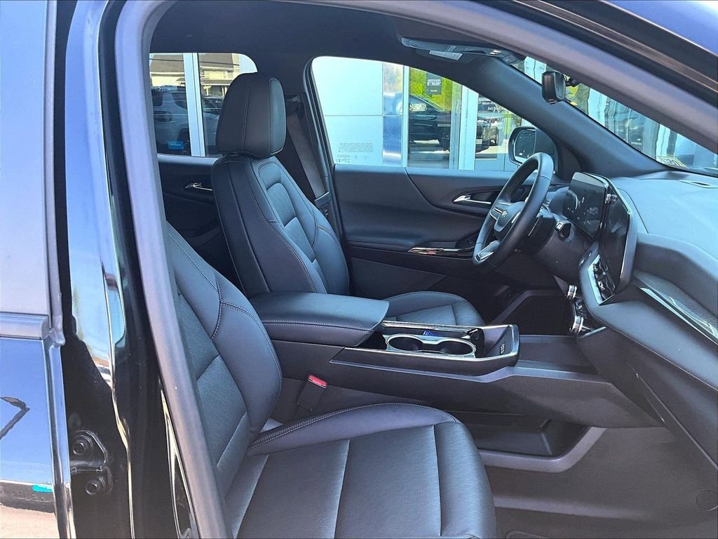Used 2025 Chevrolet Equinox LT w/ Convenience Package II AWD/4WD image 11