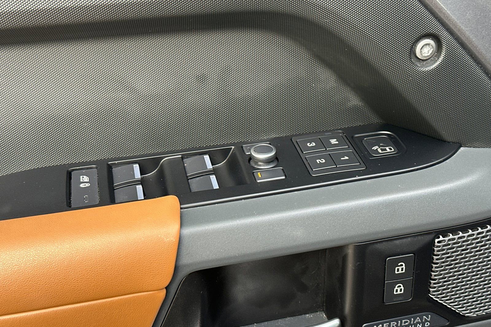 Used 2020 Land Rover Defender 110 X AWD/4WD image 13