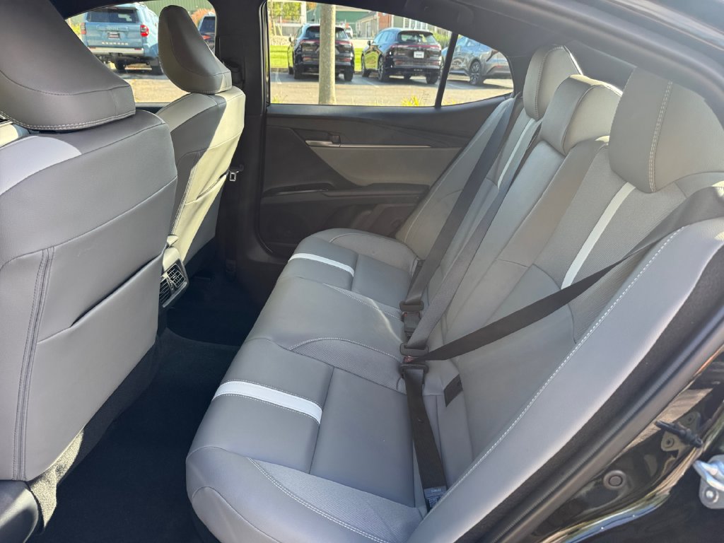 Used 2026 Toyota Camry SE w/ Convenience Package FWD image 19