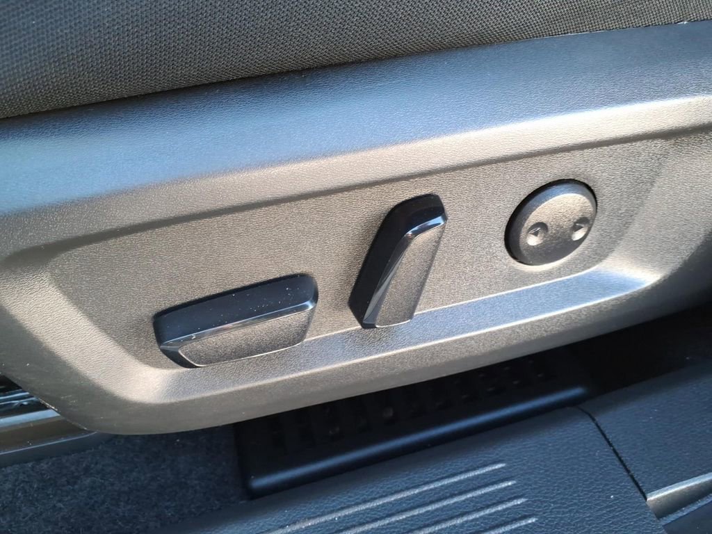 Used 2022 Nissan Rogue SV image 10