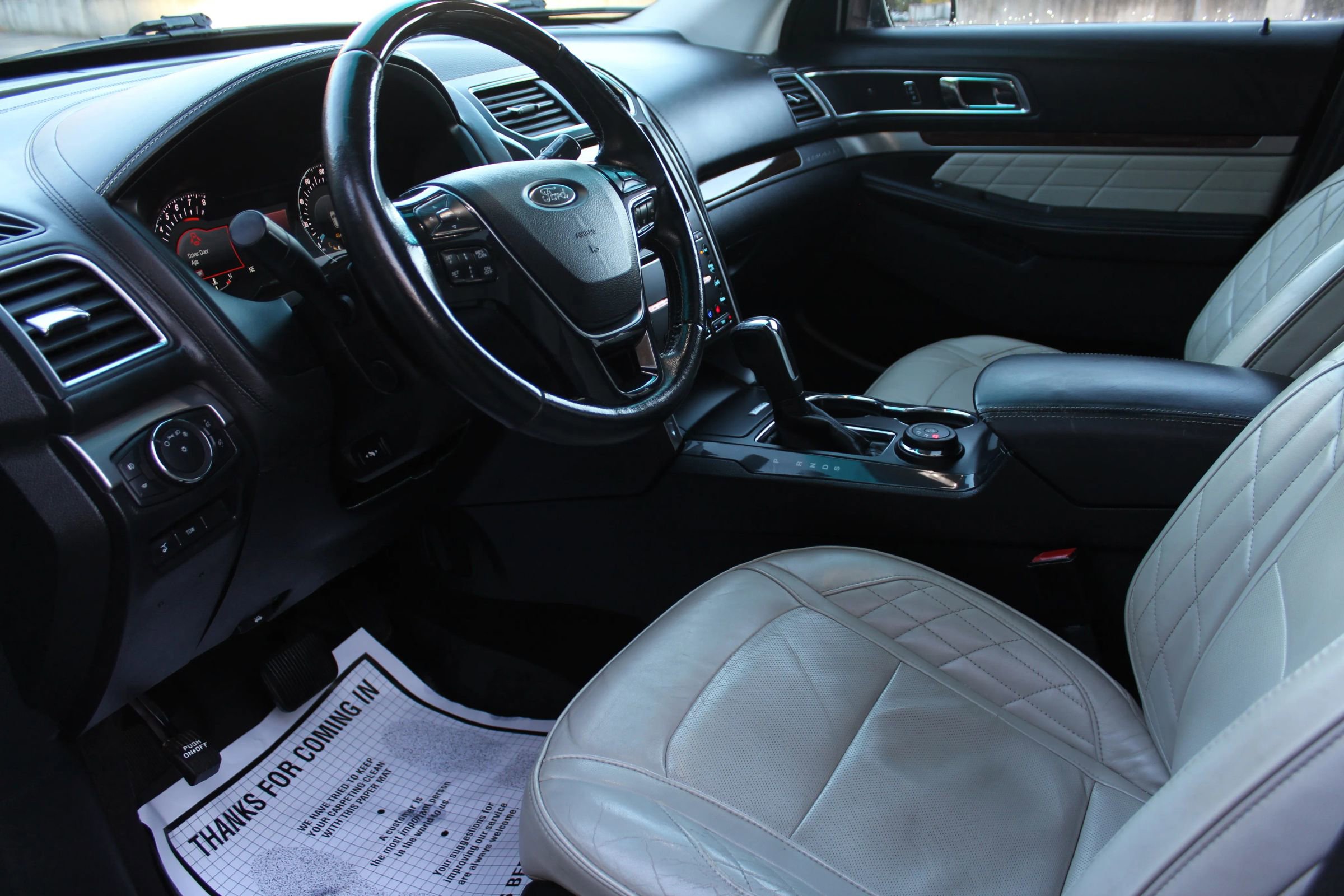 Used 2016 Ford Explorer Platinum image 11