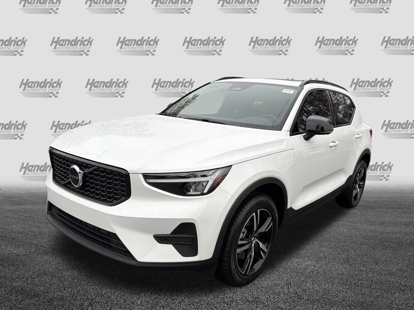 New 2026 Volvo XC40 B4 Core image 5