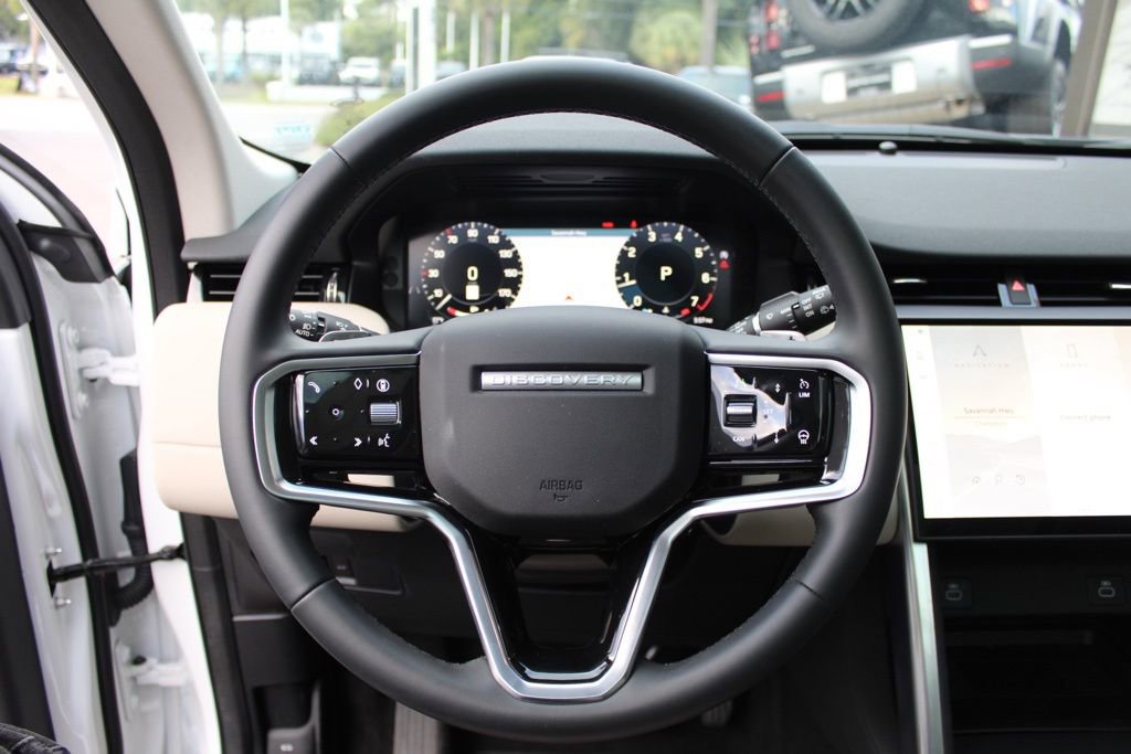 Certified 2025 Land Rover Discovery Sport S image 15