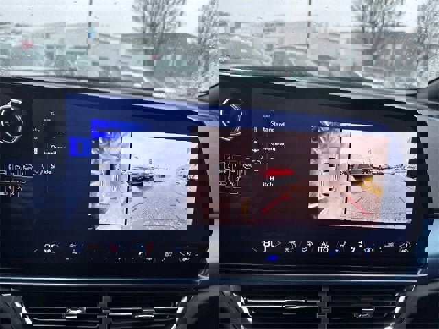 New 2025 Chevrolet Equinox EV LT w/ Convenience Package image 28