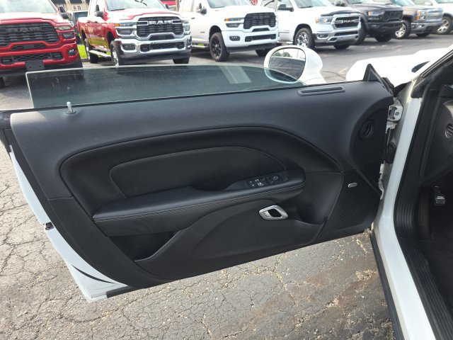 Used 2015 Dodge Challenger SXT Plus w/ Sound Group II RWD image 10