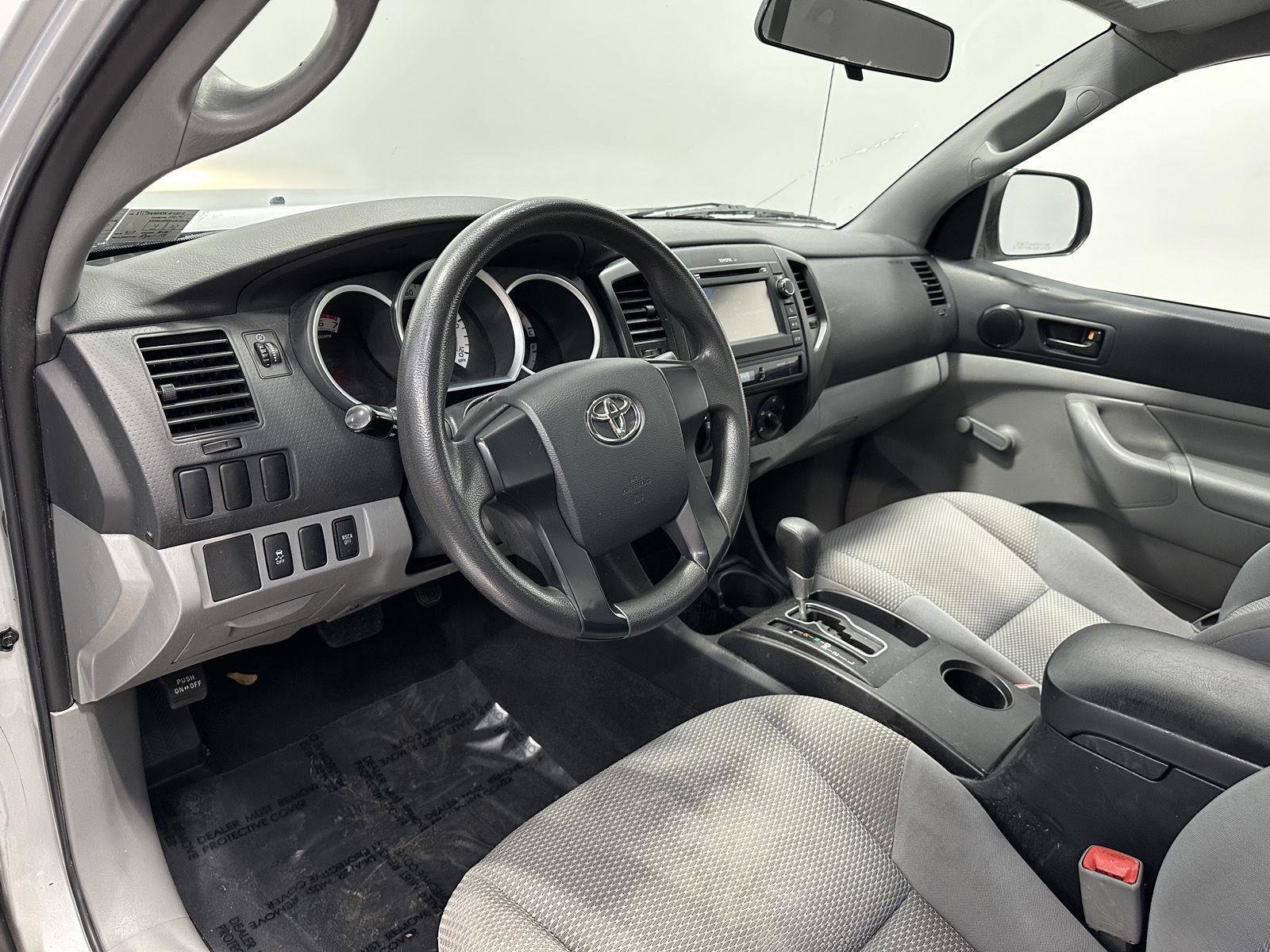 Used 2013 Toyota Tacoma 4x4 Regular Cab image 17