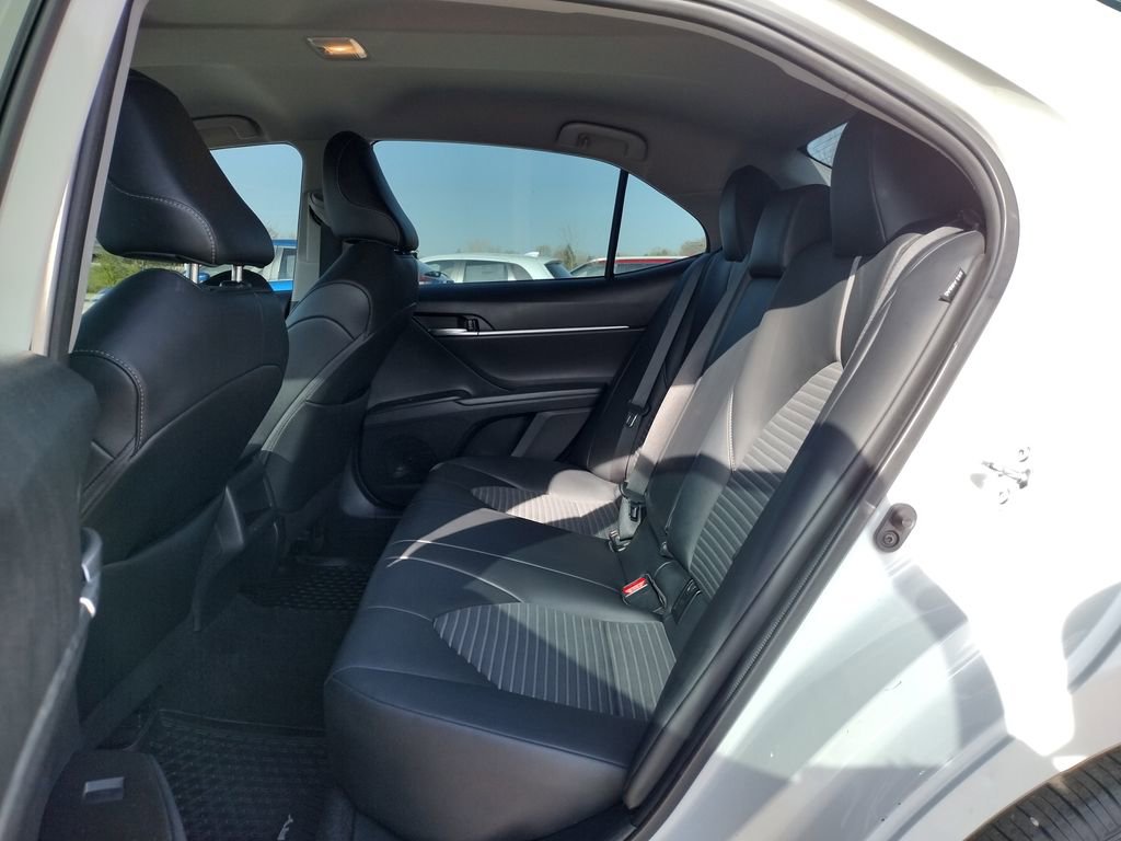 Used 2023 Toyota Camry SE FWD image 7