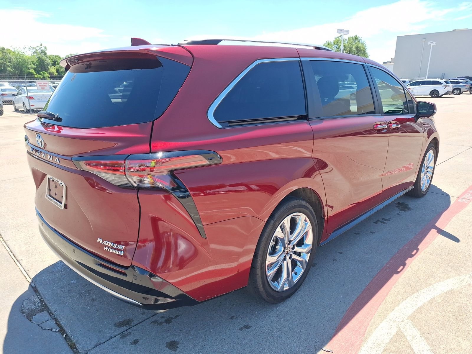 Used 2024 Toyota Sienna Platinum image 6