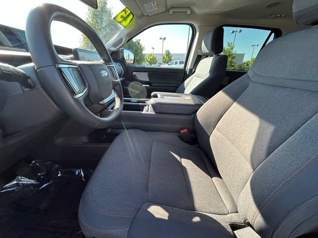 Used 2025 Ford Expedition Active AWD/4WD image 27