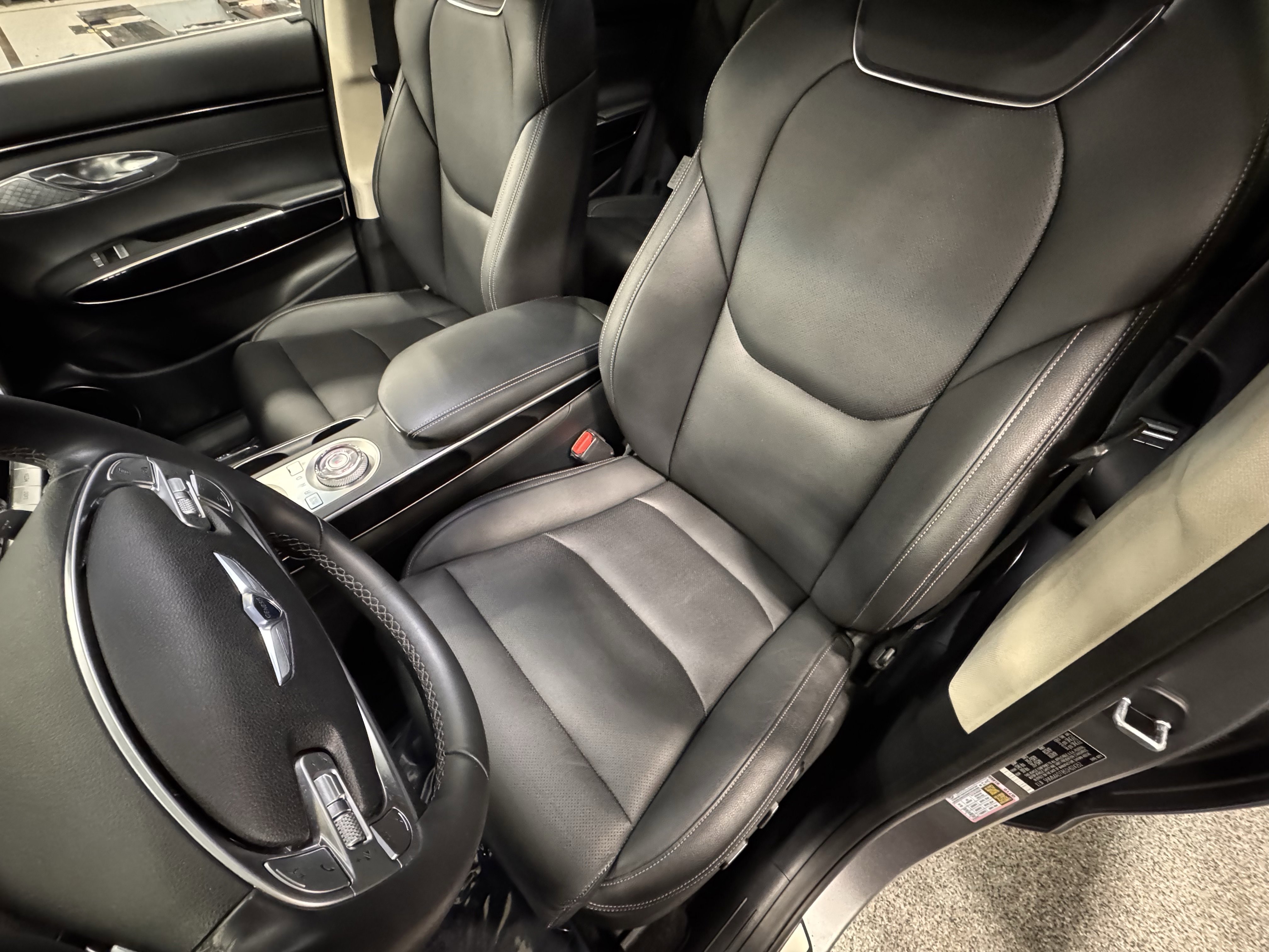 Used 2025 Genesis GV70 2.5T image 18