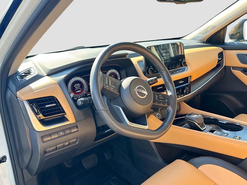 Certified 2022 Nissan Rogue Platinum w/ Head-Up Display Package FWD image 29