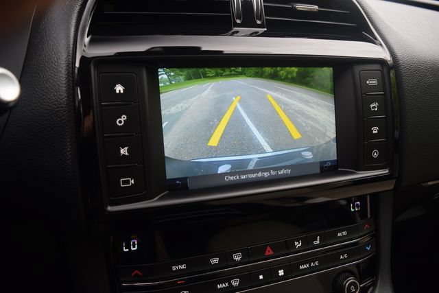 Used 2018 Jaguar F-PACE Premium AWD/4WD image 10