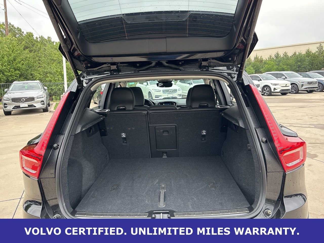 Certified 2025 Volvo XC40 B5 Plus AWD/4WD image 10