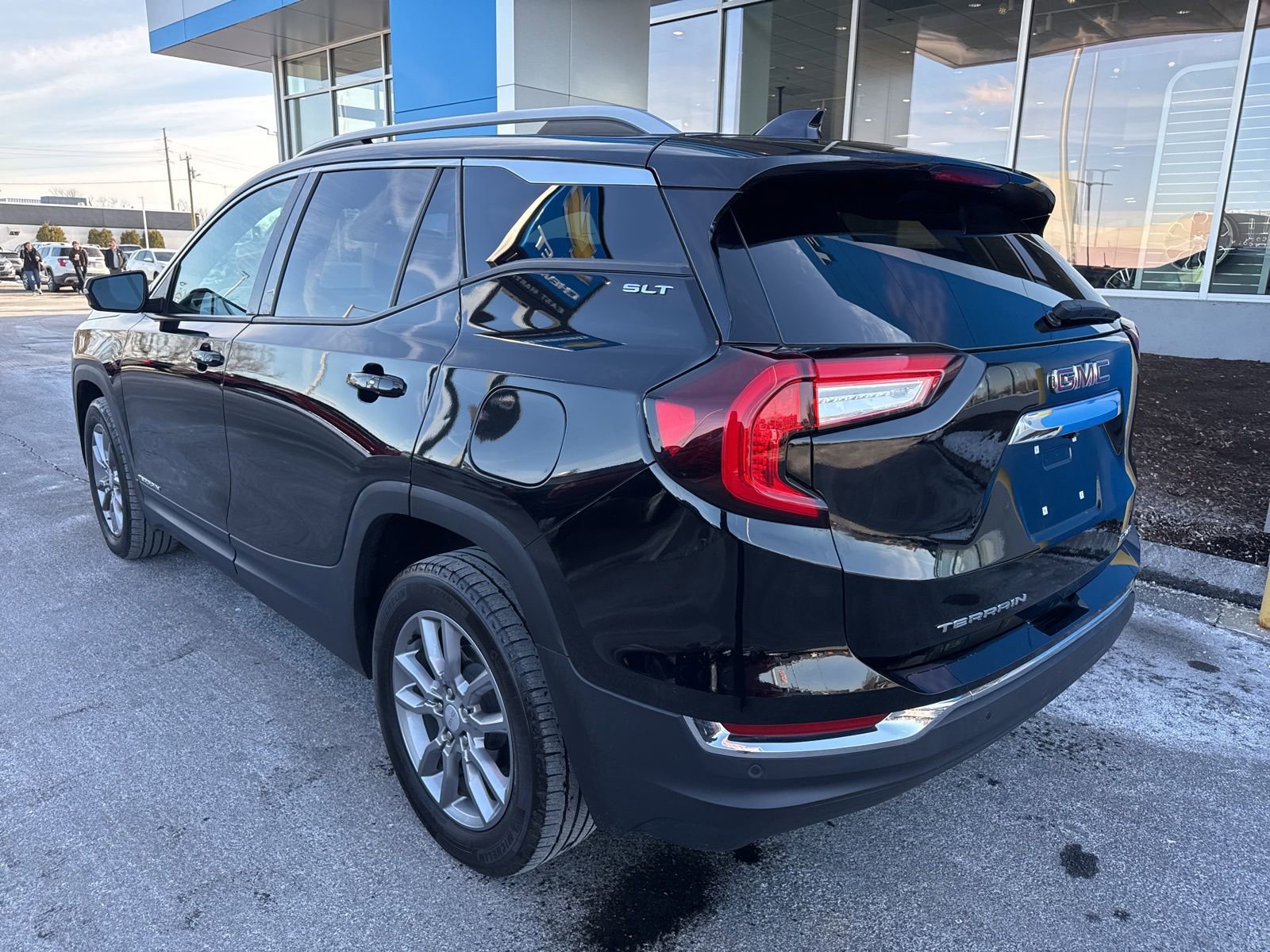 Used 2022 GMC Terrain SLT w/ Infotainment Package II image 7