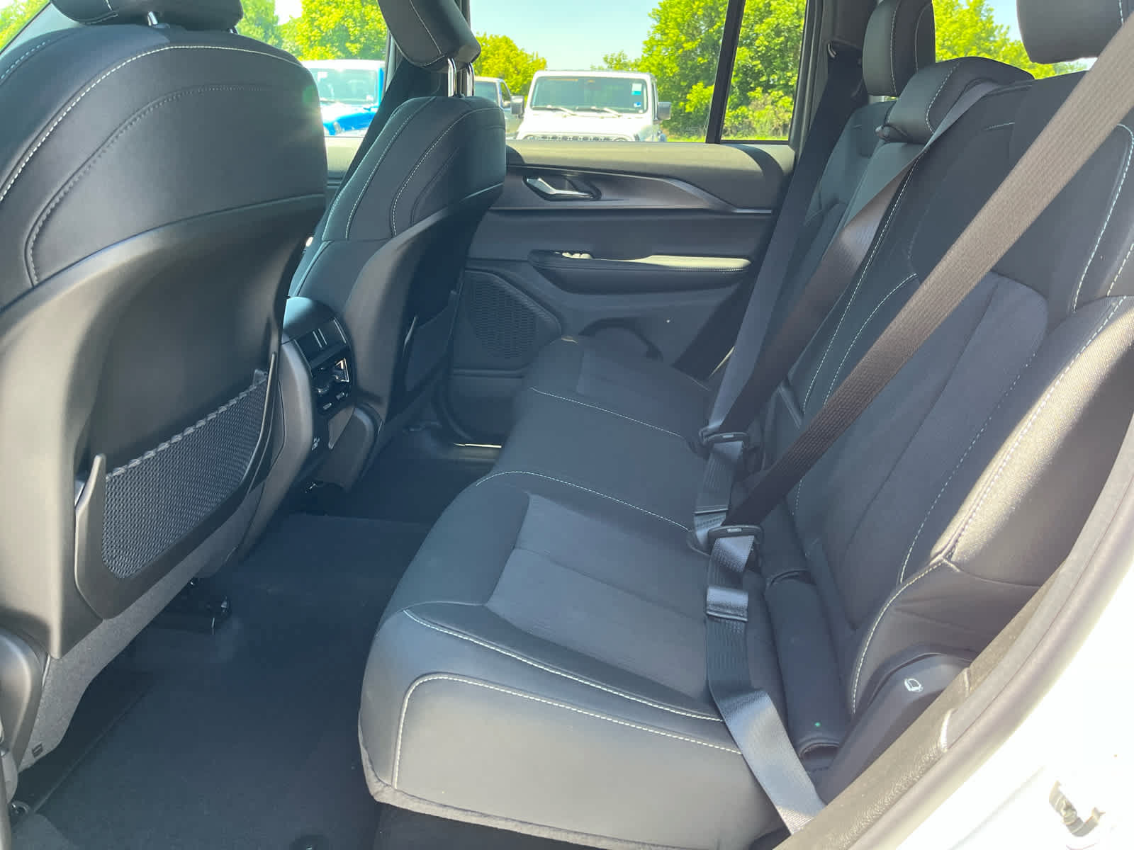 New 2026 Jeep Grand Cherokee Laredo AWD/4WD image 22