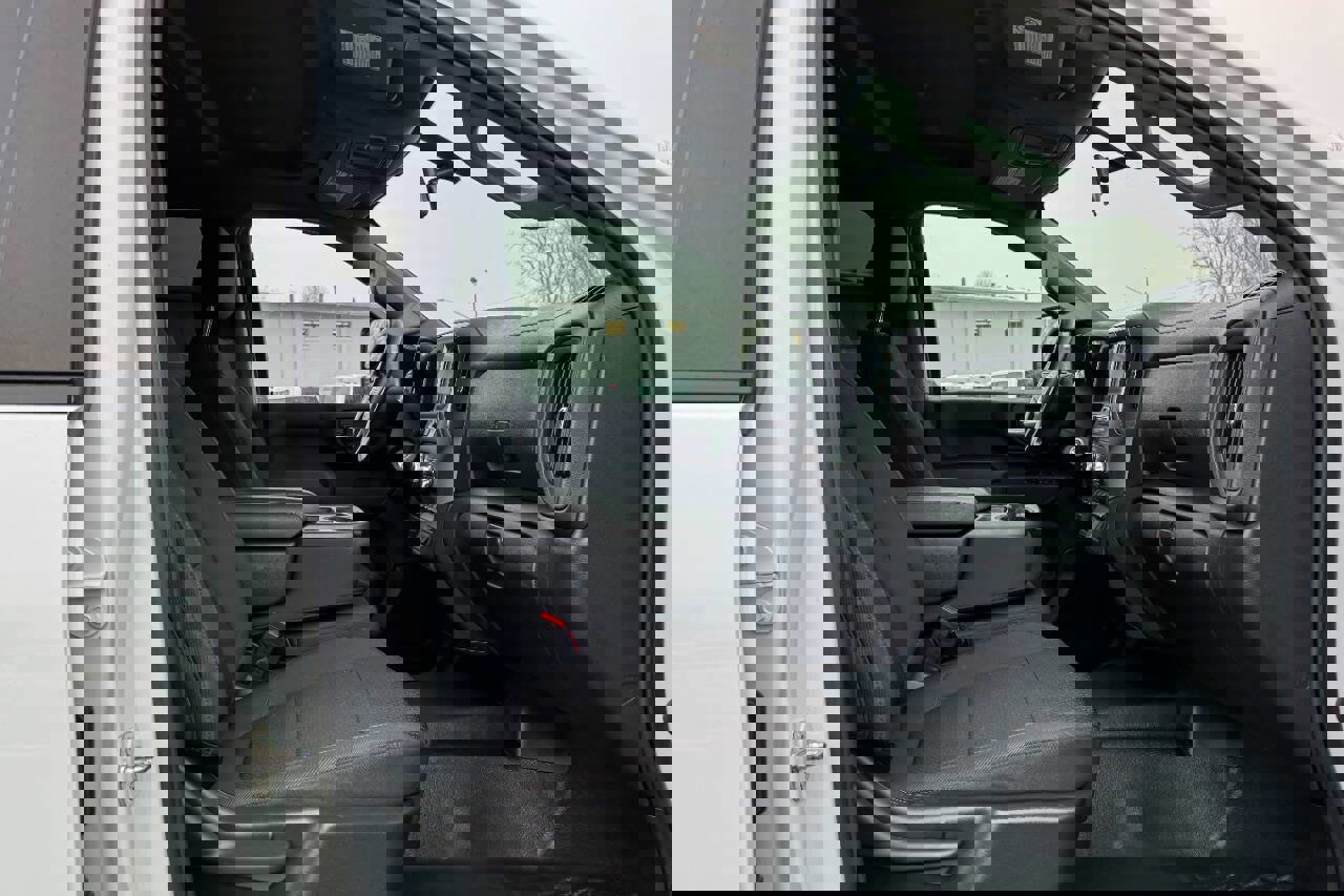 Used 2022 GMC Sierra 3500 Pro w/ Gooseneck/5TH Wheel Package image 16