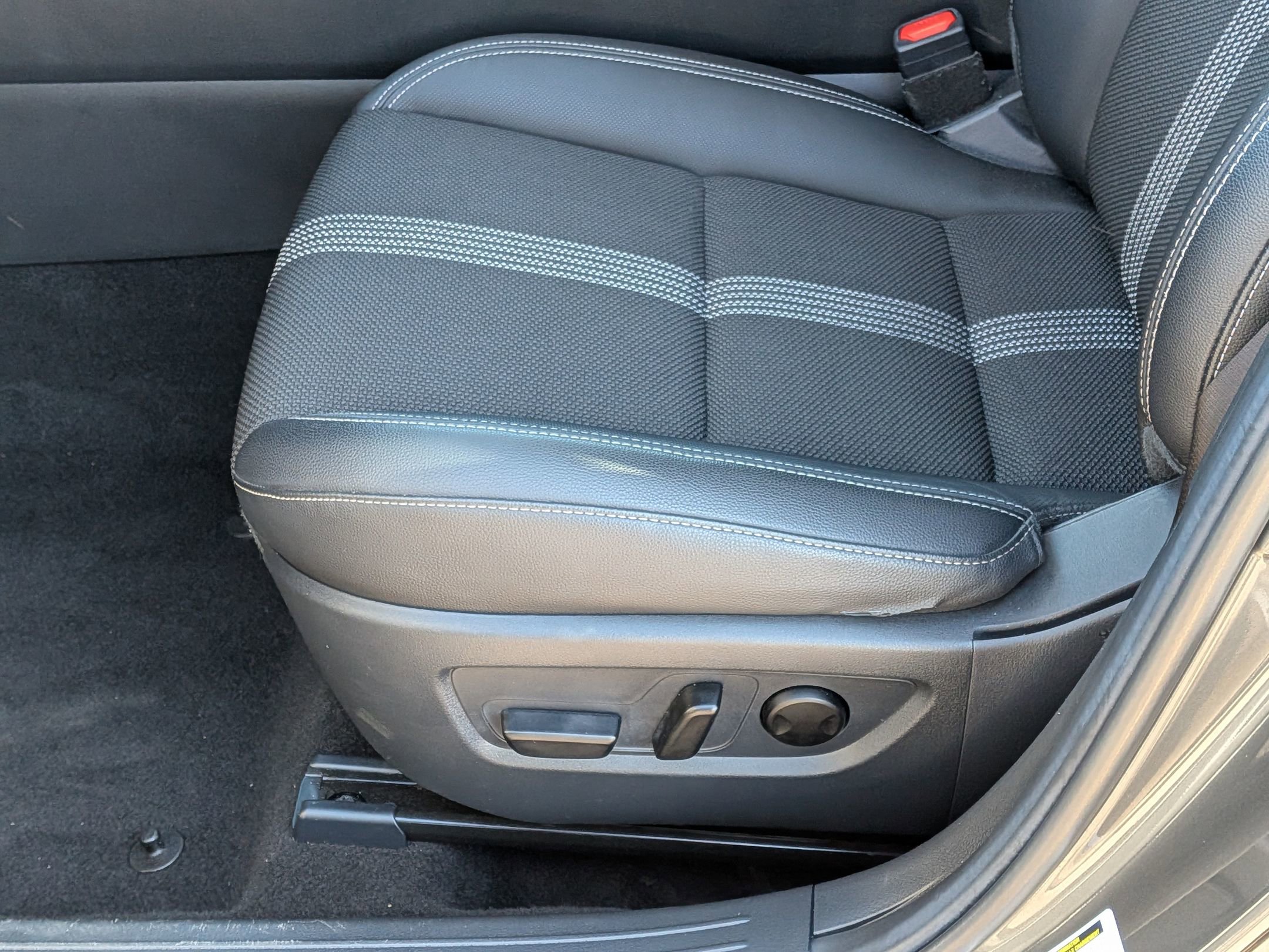 Used 2024 MAZDA CX-50 AWD 2.5 S w/ Weather Package image 12