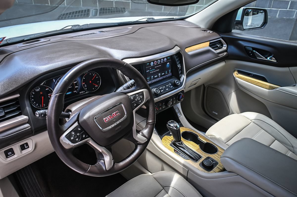 Used 2018 GMC Acadia Denali AWD/4WD image 9